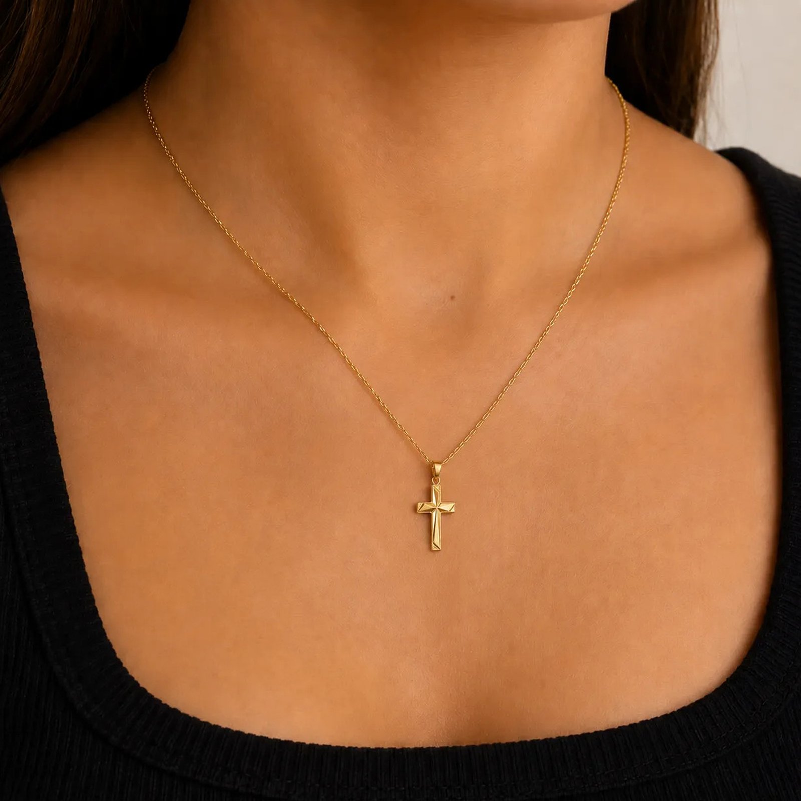 Dije Cruz Facetada Geométrica Oro 14k - Imagen 4